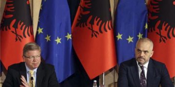 Κομισιόν: Η Αλβανία υποψήφια για ένταξη στην Ευρωπαϊκή Ένωση
