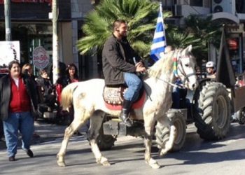 Ηράκλειο: Με άλογα και τρακτέρ στην πορεία διαμαρτυρίας