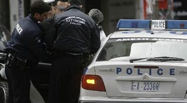 Τρεις συλλήψεις για κλοπές από αυτοκίνητα στο κέντρο της Αθήνας