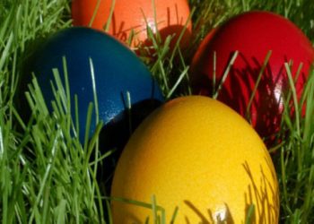 Πώς να βάψεις τα πασχαλινά αυγά οικολογικά