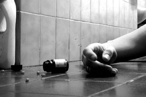 Σήμα κινδύνου για τις αυτοκτονίες στην Ελλάδα