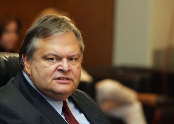 Αναγκαστική προσγείωση στη Θεσσαλονίκη για τον Ευάγγελο Βενιζέλο