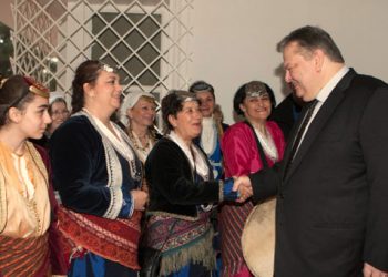 Ποιοι Ποντιακοί σύλλογοι είπαν τα κάλαντα σε Χρυσή Αυγή, ΠΑΣΟΚ και ΔΗΜΑΡ