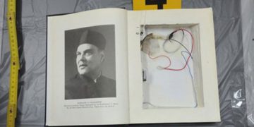 Το DNA του Χριστόδουλου Ξηρού στο βιβλίο - βόμβα στο τμήμα Ιτέας
