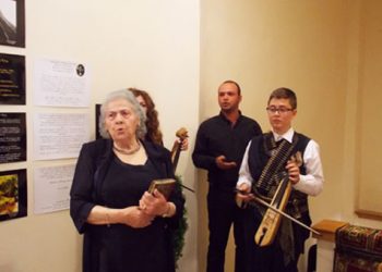 Η ιστορική βιβλιοθήκη της Ευξείνου Λέσχης Νάουσας άνοιξε τις πύλες της