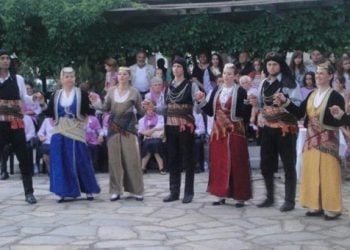 29 Σεπ 2013: Αγιασμός στον Πολιτιστικό Σύλλογο Αγίου Αθανασίου
