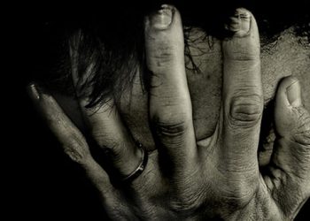 Απελιπισία οδήγησε 34χρονο σε αυτοπυρπολισμό