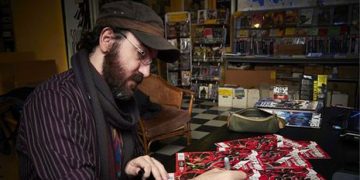 Ο Κρητικός που σχεδιάζει υπερήρωες για την Marvel Comics