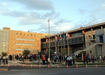 Πορεία εργαζομένων στο δήμο Θεσσαλονίκης συνοδεία Φιλαρμονικής