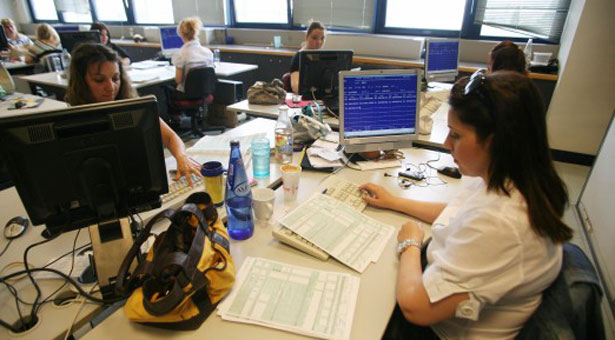 Ποιοι δημόσιοι υπάλληλοι παίρνουν εκλογική άδεια