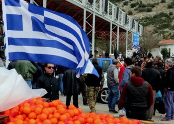 Οι παραγωγοί λαϊκών αγορών μοιράζουν και σήμερα δωρεάν τρόφιμα