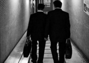 Αποκαθήλωση των προϊσταμένων Εφοριών-ΣΔΟΕ και Τελωνείων