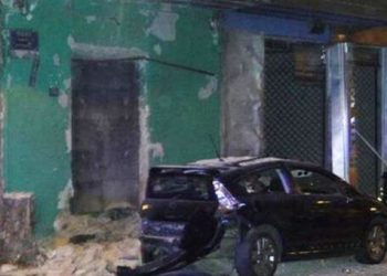 Μεγάλες ζημιές προκάλεσε η ισχυρότατη έκρηξη στα Πετράλωνα