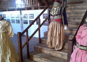 Όλα έτοιμα για τα εγκαίνια της έκθεσης της Ευξείνου Λέσχης Τρικάλων!