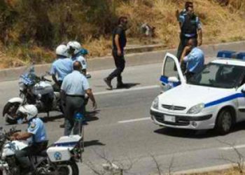 Ένταση μεταξύ διαδηλωτών και πιστών στον Προφήτη Ηλία Ηλιούπολης 3