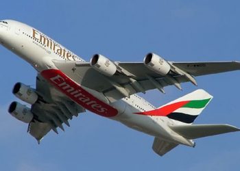 Άνοιξε η έξοδος κινδύνου αεροσκάφους