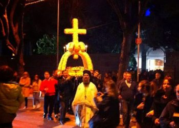 Για πρώτη φορά μετά το 1922 περιφορά του επιταφίου στους δρόμους της Σμύρνης