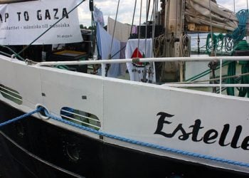 Συναγερμός για τους Έλληνες επιβαίνοντες του «Estelle»