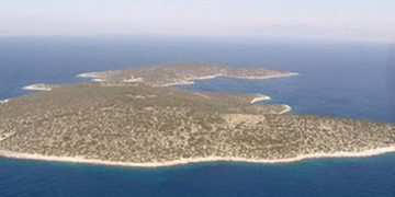 Φαρμακονήσι, το μοιραίο νησί όπου ο Ιπποκράτης συνέλεγε τις πρώτες ύλες για τα φάρμακά του
