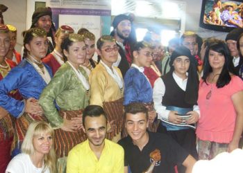 Έχετε δει ποντιακό γλέντι εν Πλώ; Αυτό έκανε ο Φάρος