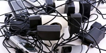 Απίστευτη τραγωδία! Φορτιστής κινητού σκότωσε μητέρα δύο παιδιών