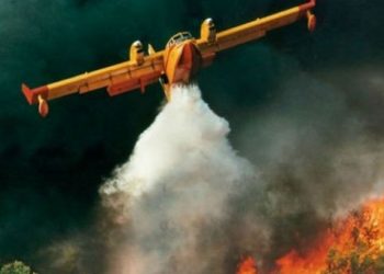 Μεγάλη φωτιά στο Μαρκόπουλο - Απειλούνται σπίτια