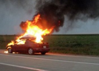 Συμβαίνει τώρα: I.X. στις φλόγες στην Ε.Ο. Πατρών - Κορίνθου