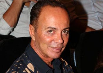 Πόσο πουλάει ο Λάκης Γαβαλάς τη βίλα του;