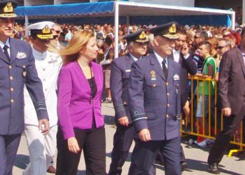 Γονείς νεοσύλλεκτων γιούχαραν τη Φώφη Γεννηματά