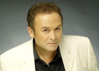 Σταμάτης Γονίδης: Ντουέτο με την κόρη του;