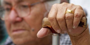 Πρόταση επαναφοράς της σύνταξης για 62.000 υπερήλικες ζητά ο ΟΓΑ