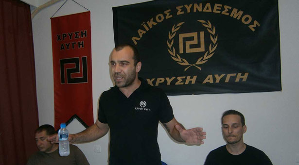 Τρίκαλα: Ακατανόμαστες βρισιές από Χρυσή Αυγή κατά Τσίπρα