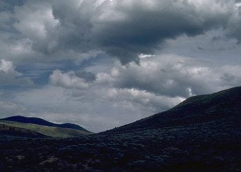 Βροχές και σποραδικές καταιγίδες σήμερα στα ανατολικά