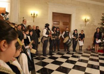 Η Εύξεινος Λέσχη Νάουσας τα «έψαλε» στο Σαμαρά! Φωτογραφίες