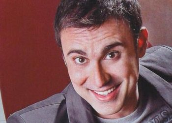 Ο Γιώργος Καπουτζίδης γράφει σενάριο για ταινία