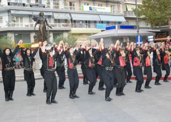 Με έναν Πυρρίχιο υποδέχτηκε η Κατερίνη την Ολυμπιακή Φλόγα!