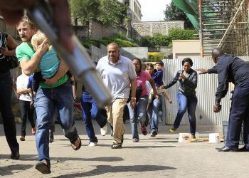 Σοκαριστικές φωτογραφίες από το μακελειό στην Κένυα
