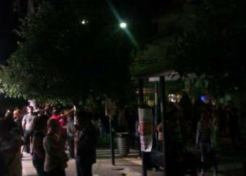 Νύχτα φωτιάς σε Κερατσίνι και Αθήνα