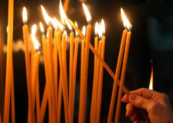 Μεγάλη Παρασκευή στον Πόντο πήγαιναν στις εκκλησίες αυγά, αλεύρι, σιτάρι και αλάτι για να «διαβαστούν»