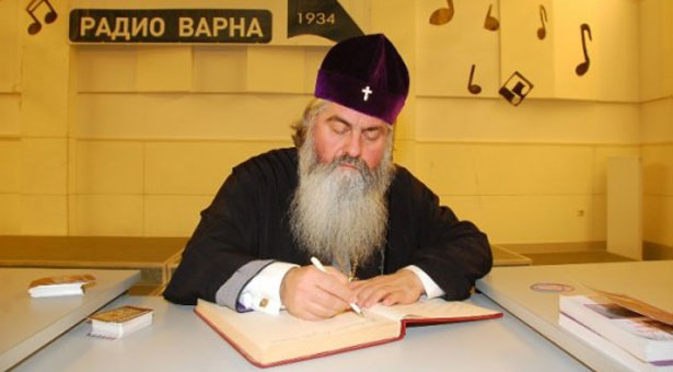 Η μυστηριώδης ζωή και οι φήμες για τον νεκρό Μητροπολίτη Κύριλλο