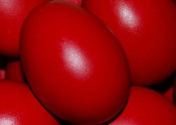 Μικρά μυστικά για να βάψουμε τέλεια τα πασχαλινά μας αυγά