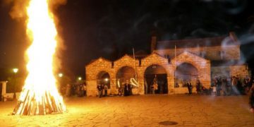 Το αρχαίο έθιμο της Φωτιάς των Χριστουγέννων…«Κόλιντε»