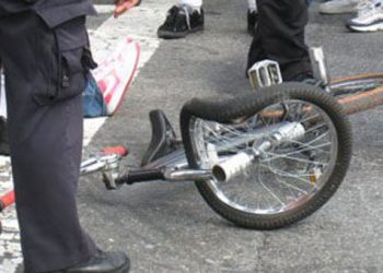 Ασυνείδητος οδηγός εγκατέλειψε 13χρονο κοριτσάκι