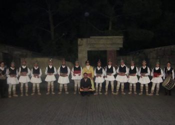 Θα αναβιώσει το δρώμενο των Μωμόγερων στο κέντρο της Αθήνας!