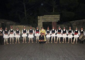 Οι Μωμόγεροι στην Αθήνα από την Ένωση Ποντίων Νίκαιας - Κορυδαλλού | 4 Ιαν 2014