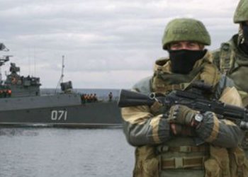 Πυροβολισμοί και εισβολή Ρώσων σε ουκρανική βάση στην Κριμαία