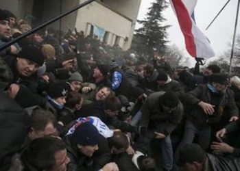 Ένοπλοι κατέλαβαν το αεροδρόμιο της Κριμαίας