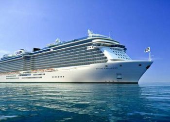 Στον Πειραιά το μεγαλύτερο κρουαζιερόπλοιο του κόσμου