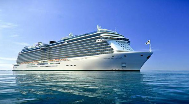 Στον Πειραιά το μεγαλύτερο κρουαζιερόπλοιο του κόσμου