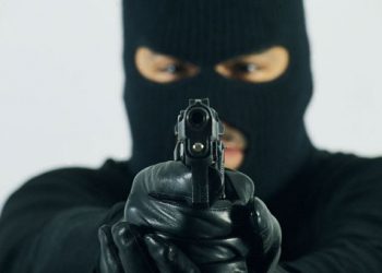 Ληστές παριστάνουν τους ενοικιαστές και σκοτώνουν τα θύματα τους
